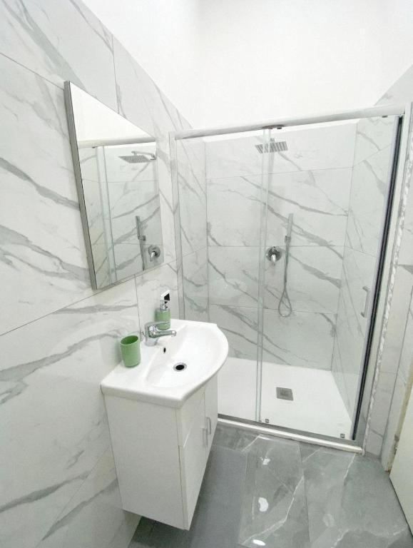 Domus Luigi Leone 2 Bed and Breakfast Νάπολη Εξωτερικό φωτογραφία
